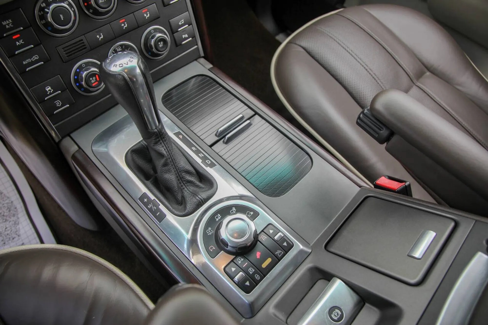 2010 Land Rover Range Rover HSE LUX
