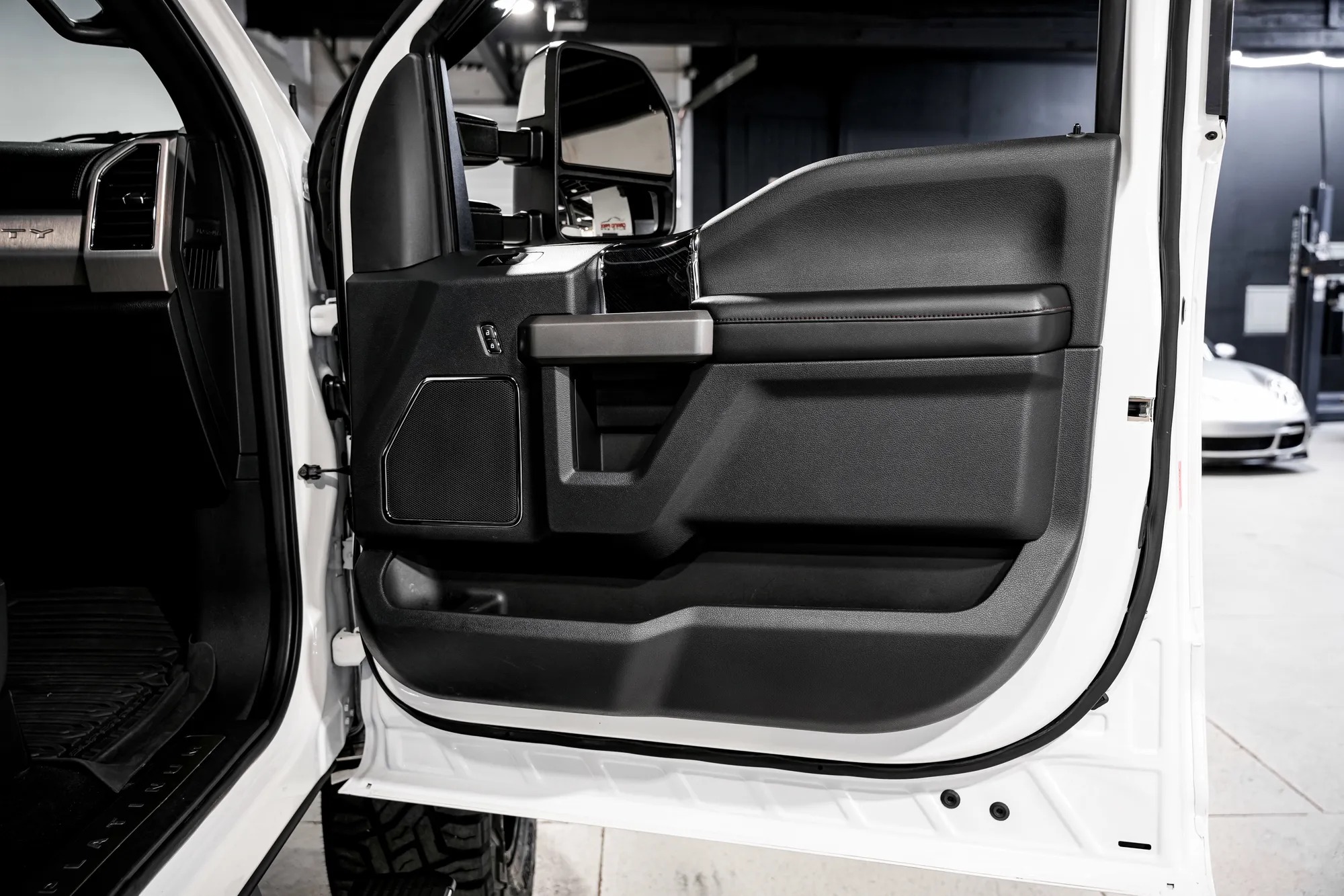 2022 Ford Super Duty F-350 Platinum