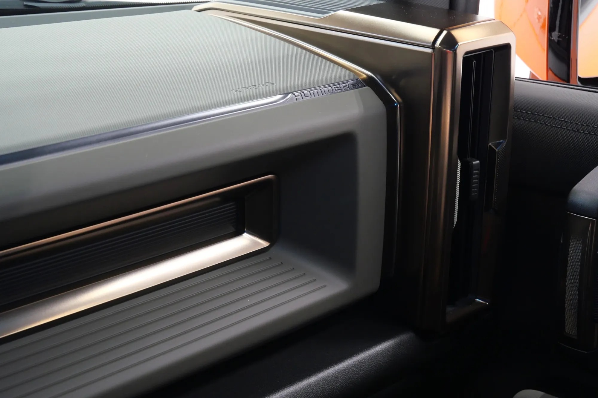 2024 GMC HUMMER EV