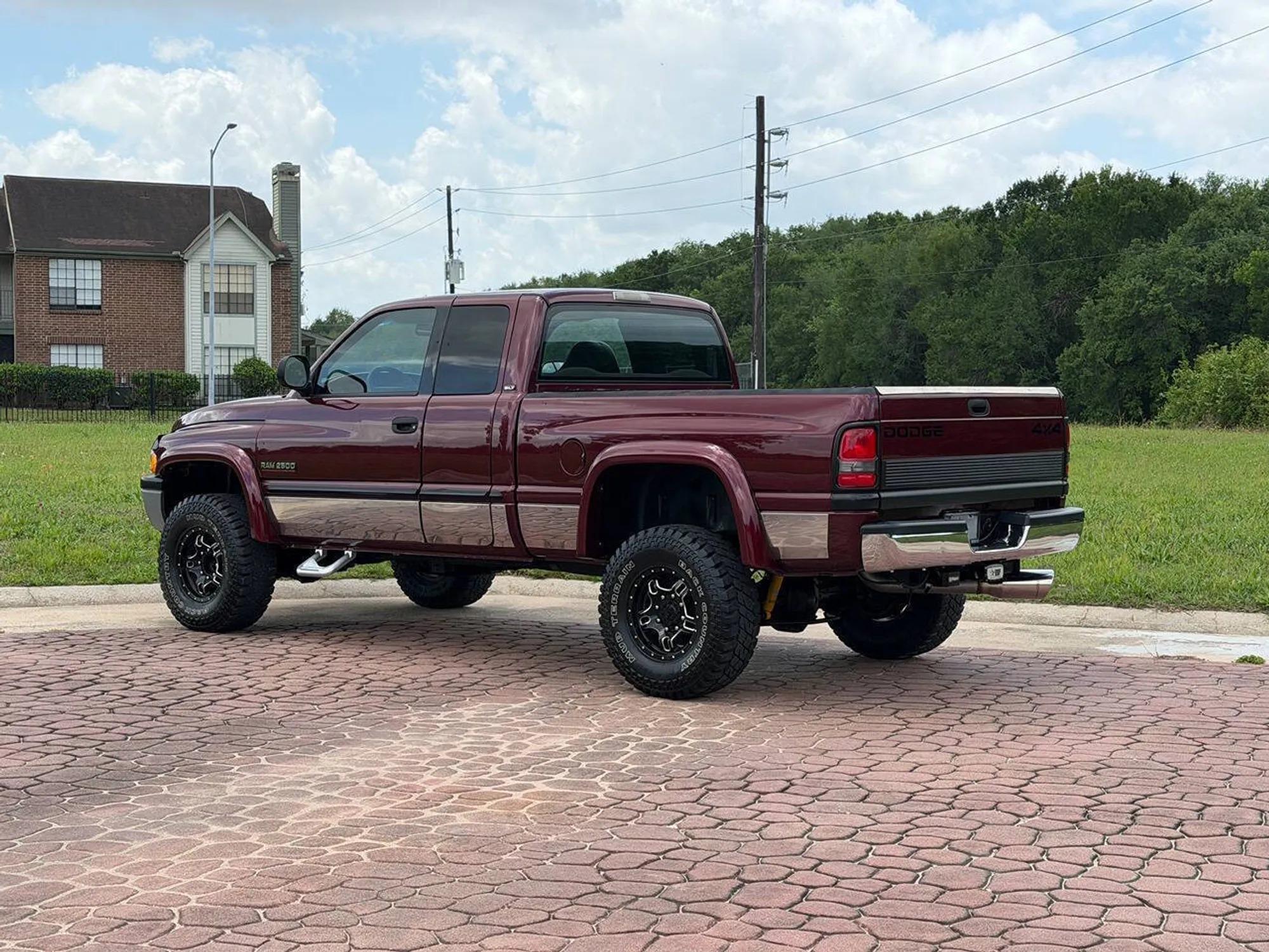 2000 Dodge Ram 2500 SLT Extended Cab - 4