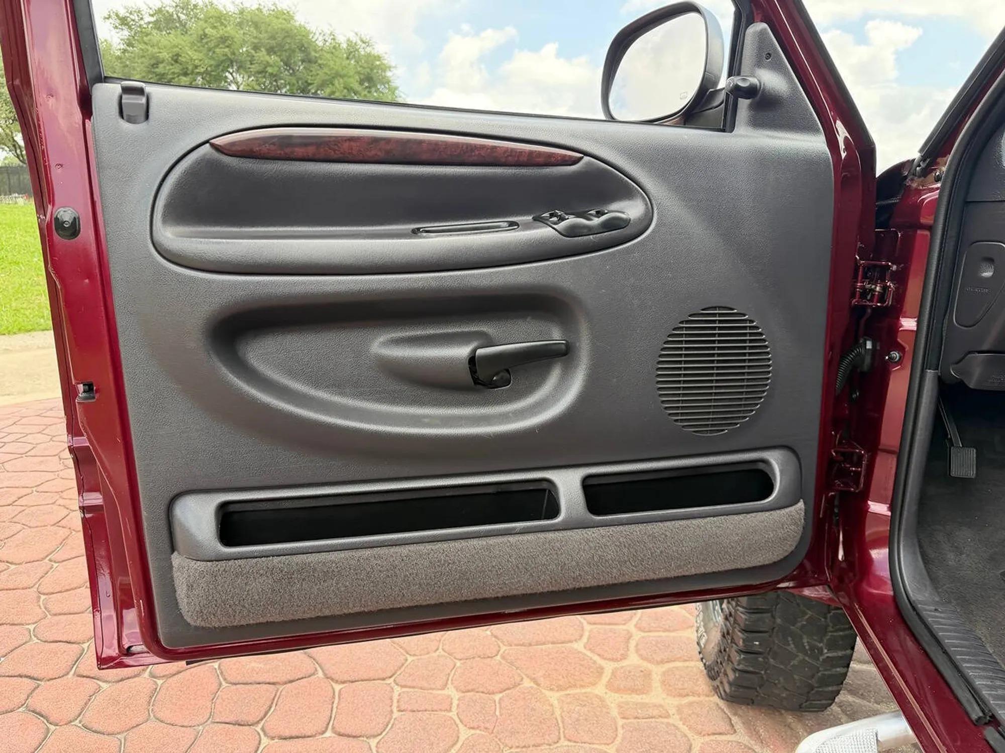 2000 Dodge Ram 2500 SLT Extended Cab