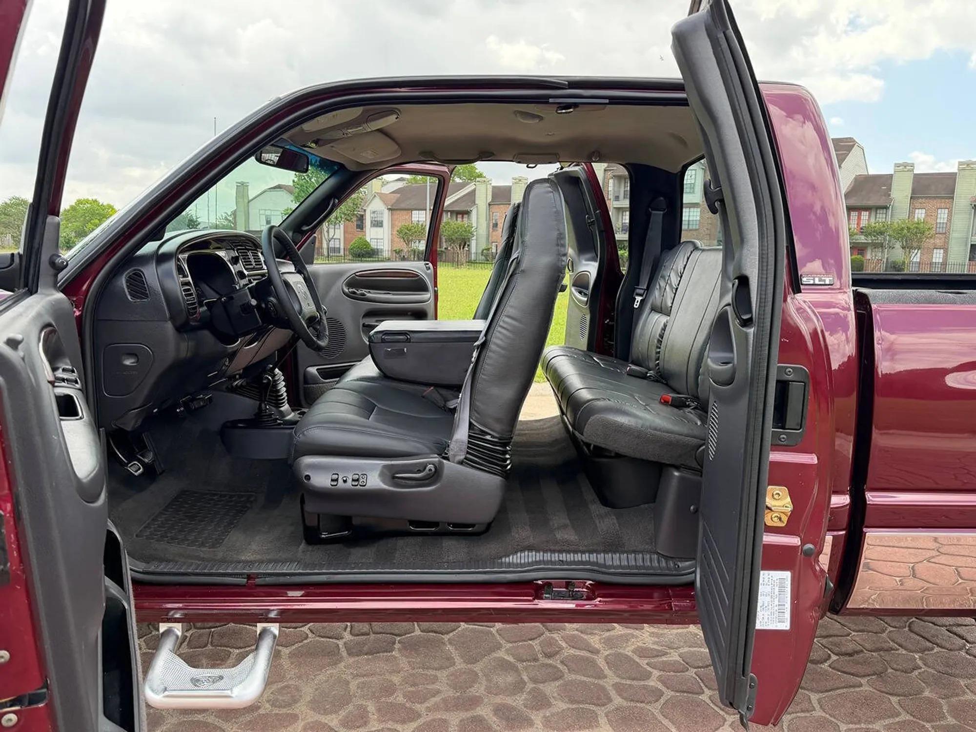 2000 Dodge Ram 2500 SLT Extended Cab