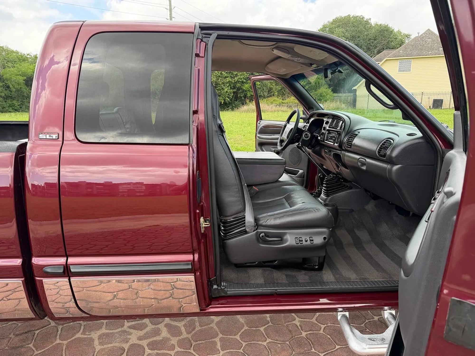 2000 Dodge Ram 2500 SLT Extended Cab