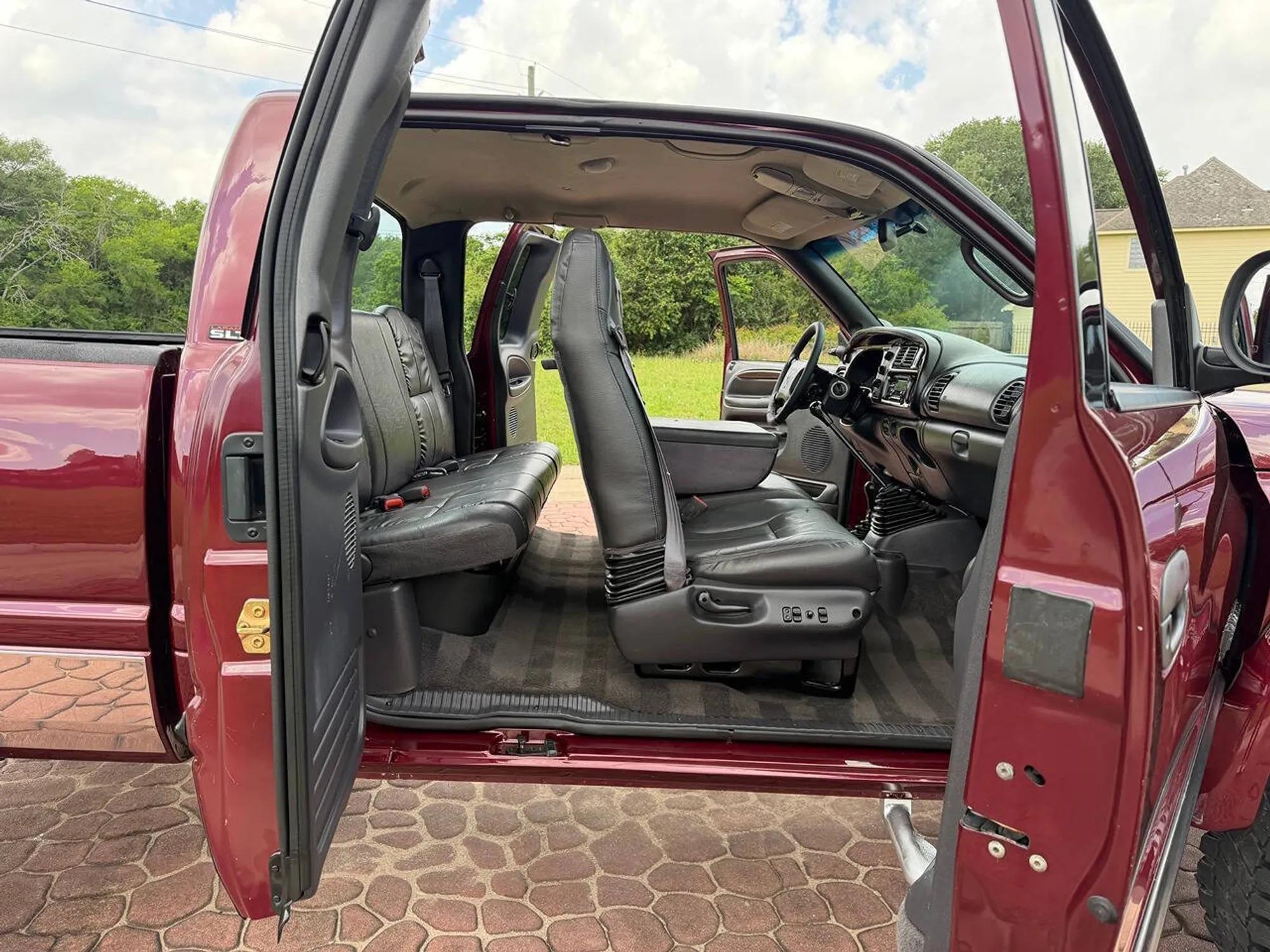 2000 Dodge Ram 2500 SLT Extended Cab