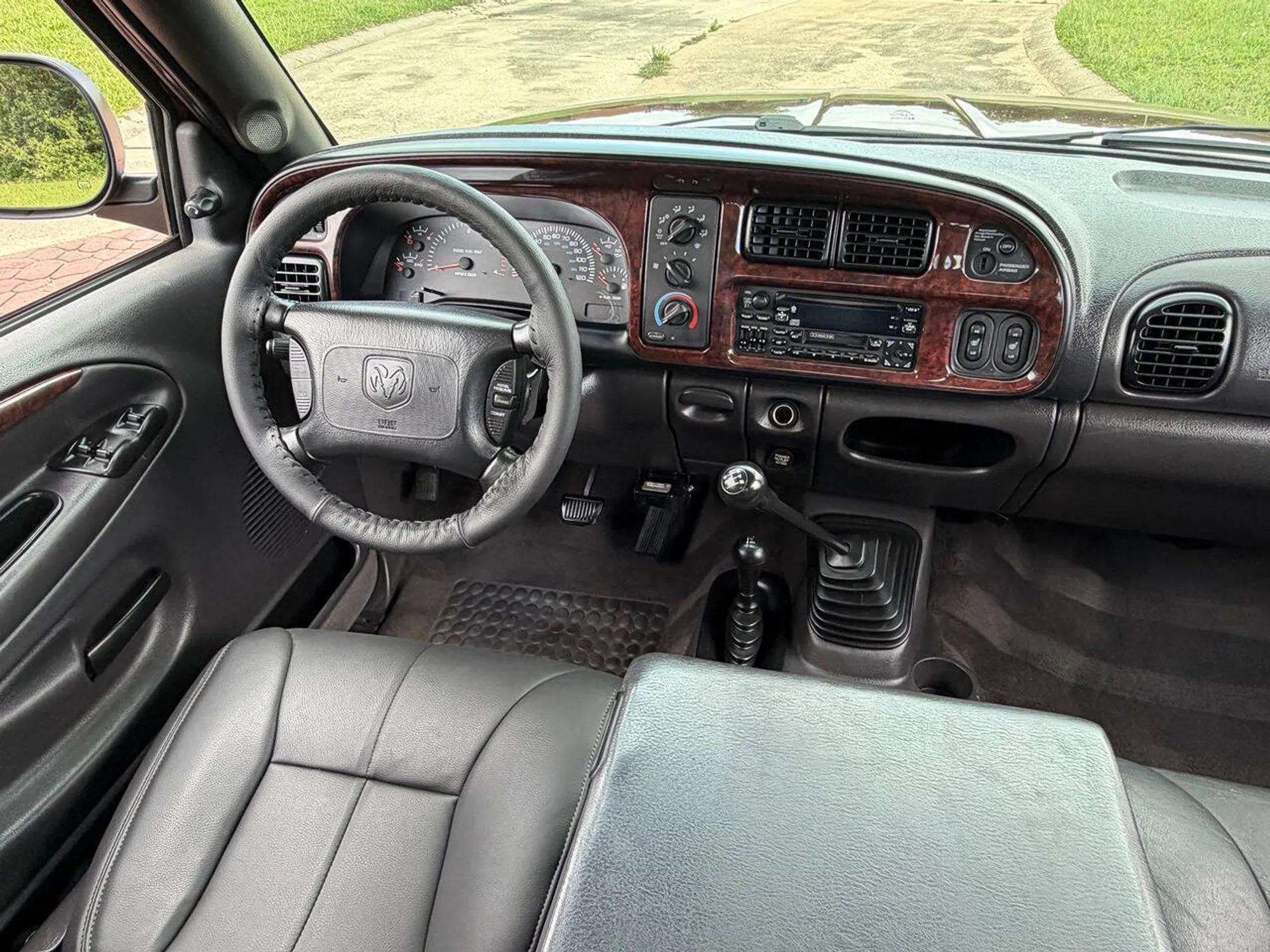 2000 Dodge Ram 2500 SLT Extended Cab