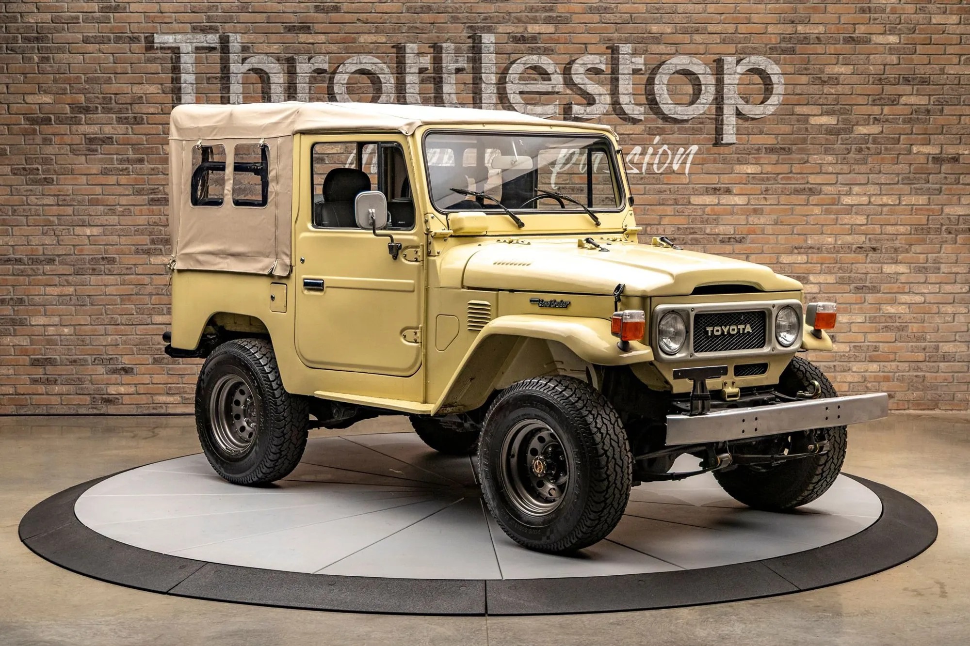1982 Toyota Land Cruiser FJ40 - 4