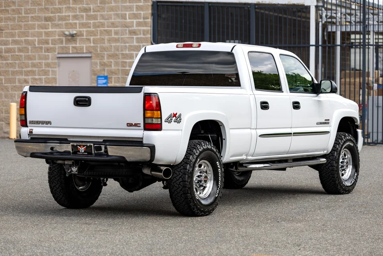 2005 GMC Sierra 2500HD SLE - 4