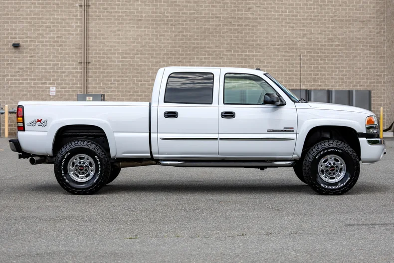 2005 GMC Sierra 2500HD SLE - 3