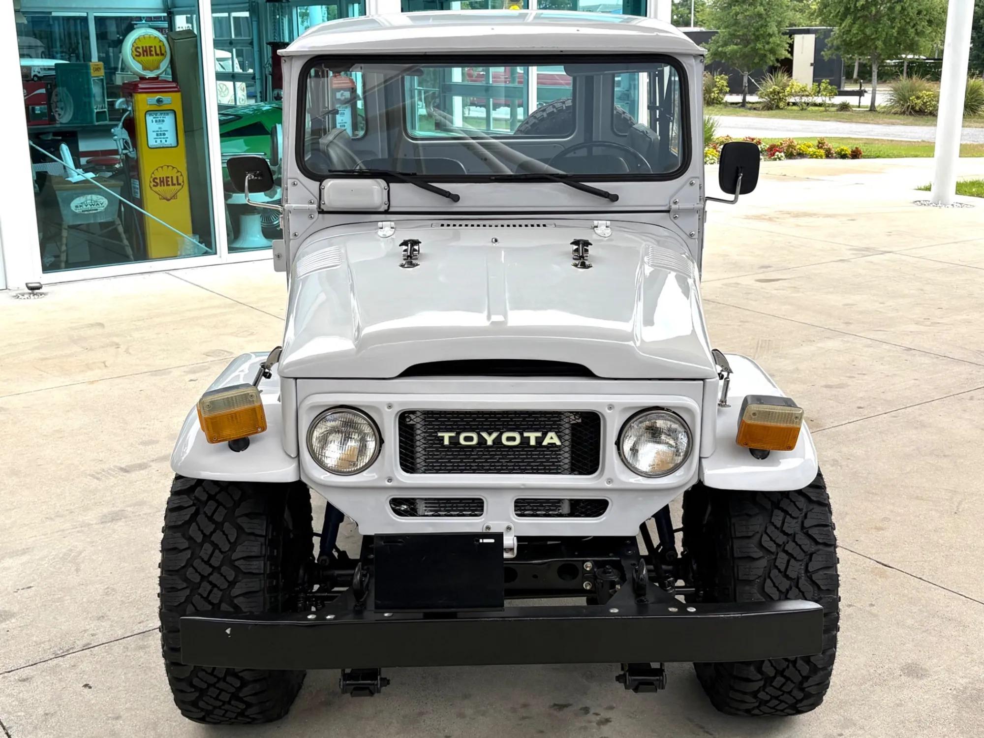 1982 Toyota Land Cruiser FJ40 - 3