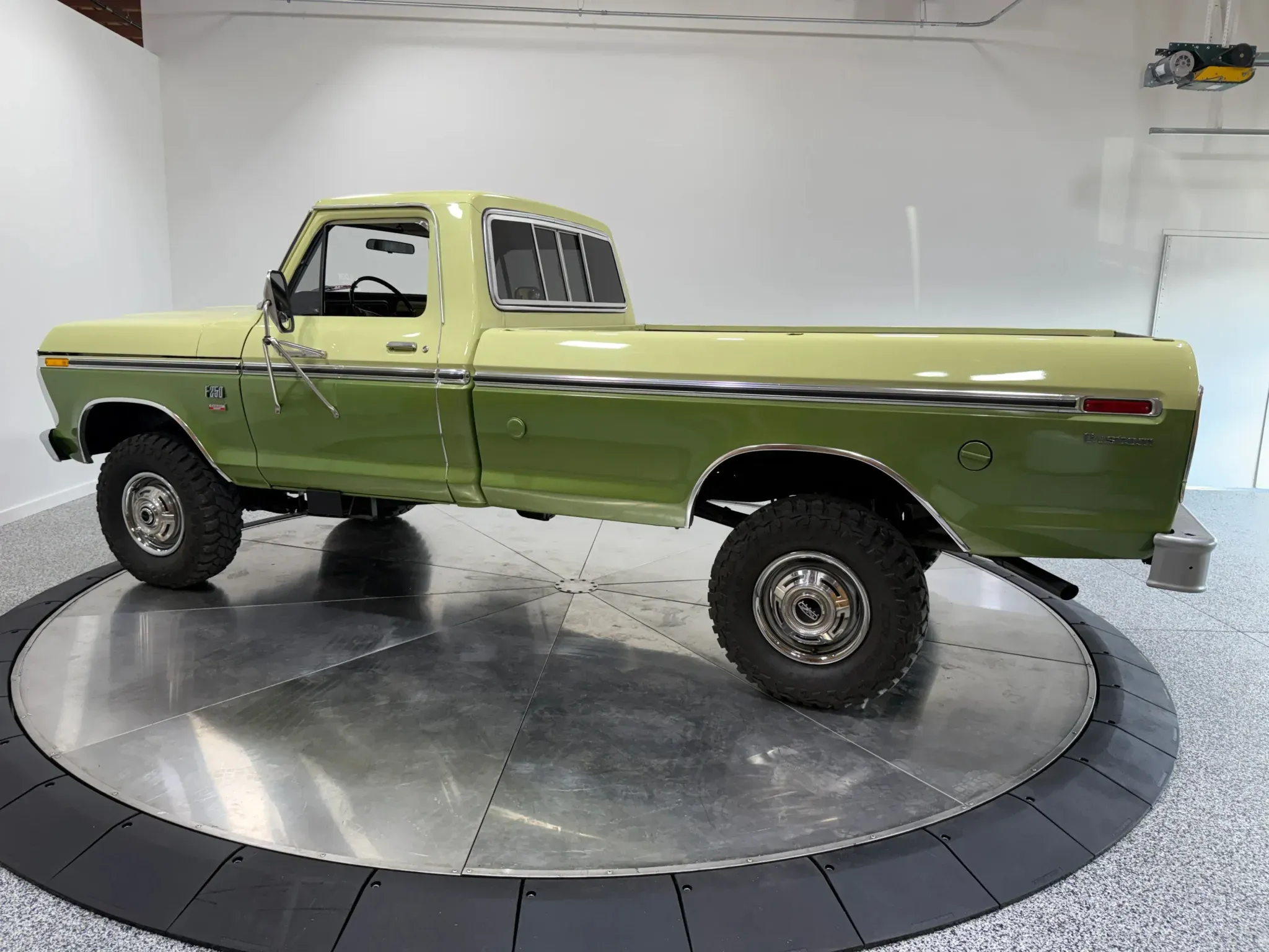 1976 Ford F-250 Camper Special