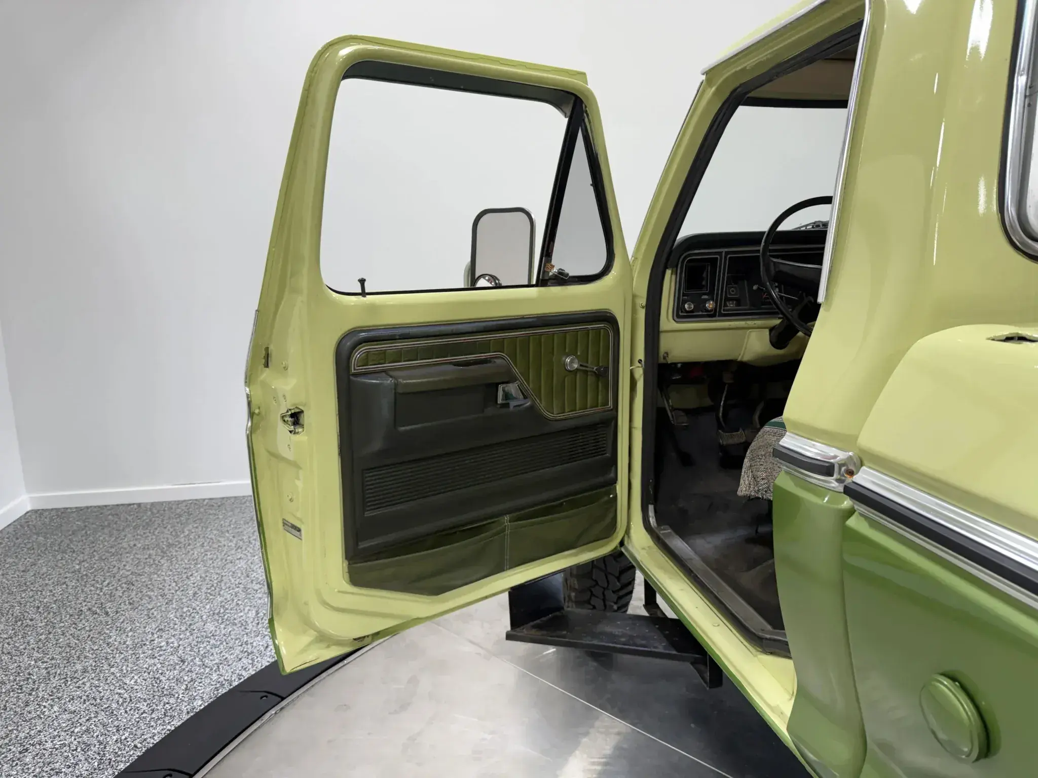 1976 Ford F-250 Camper Special