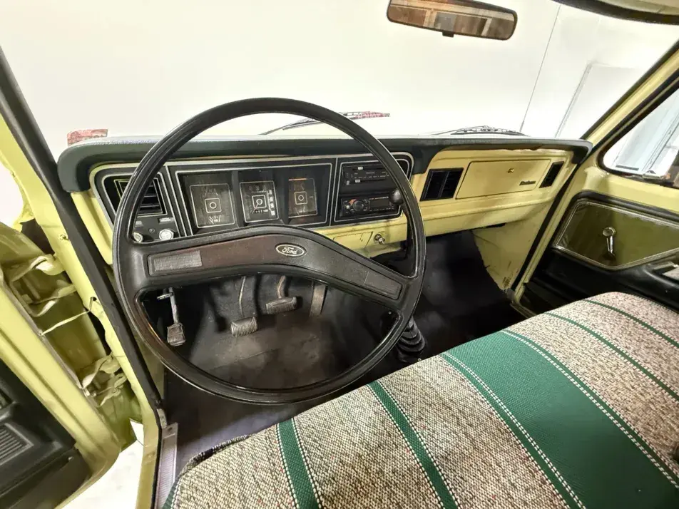 1976 Ford F-250 Camper Special
