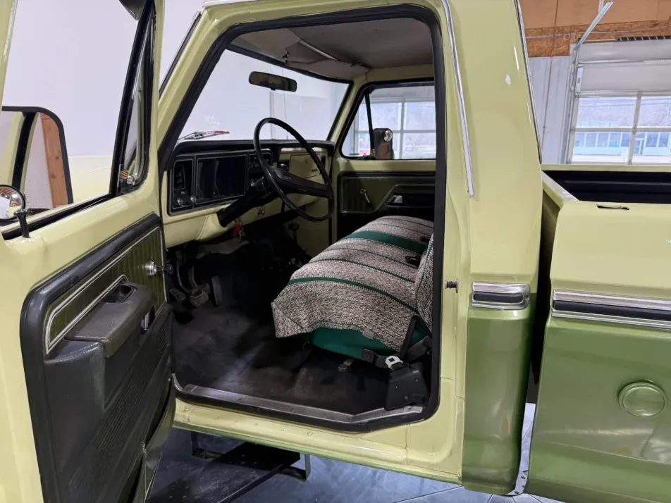 1976 Ford F-250 Camper Special