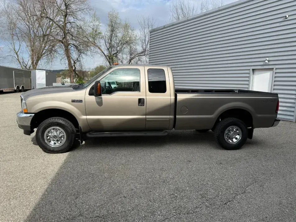 2003 Ford F-250 Super Duty Super Cab - 2