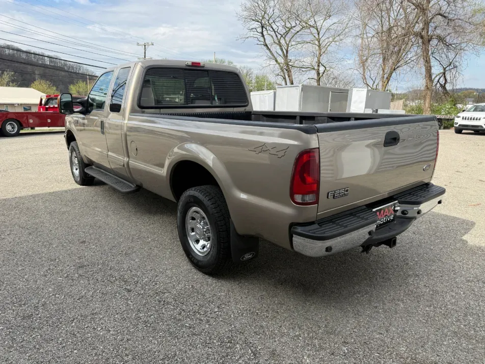 2003 Ford F-250 Super Duty Super Cab - 3