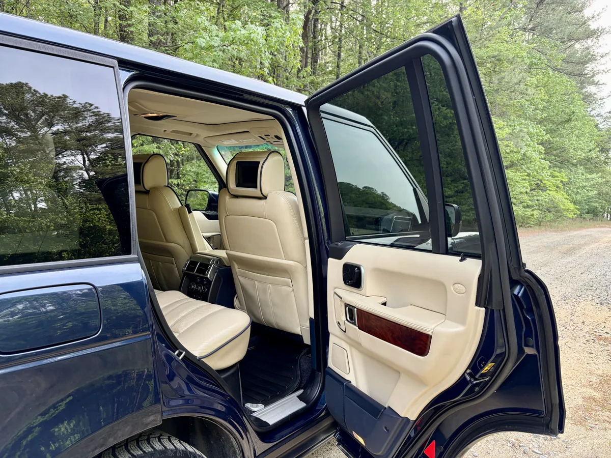 2012 Land Rover Range Rover HSE Luxury