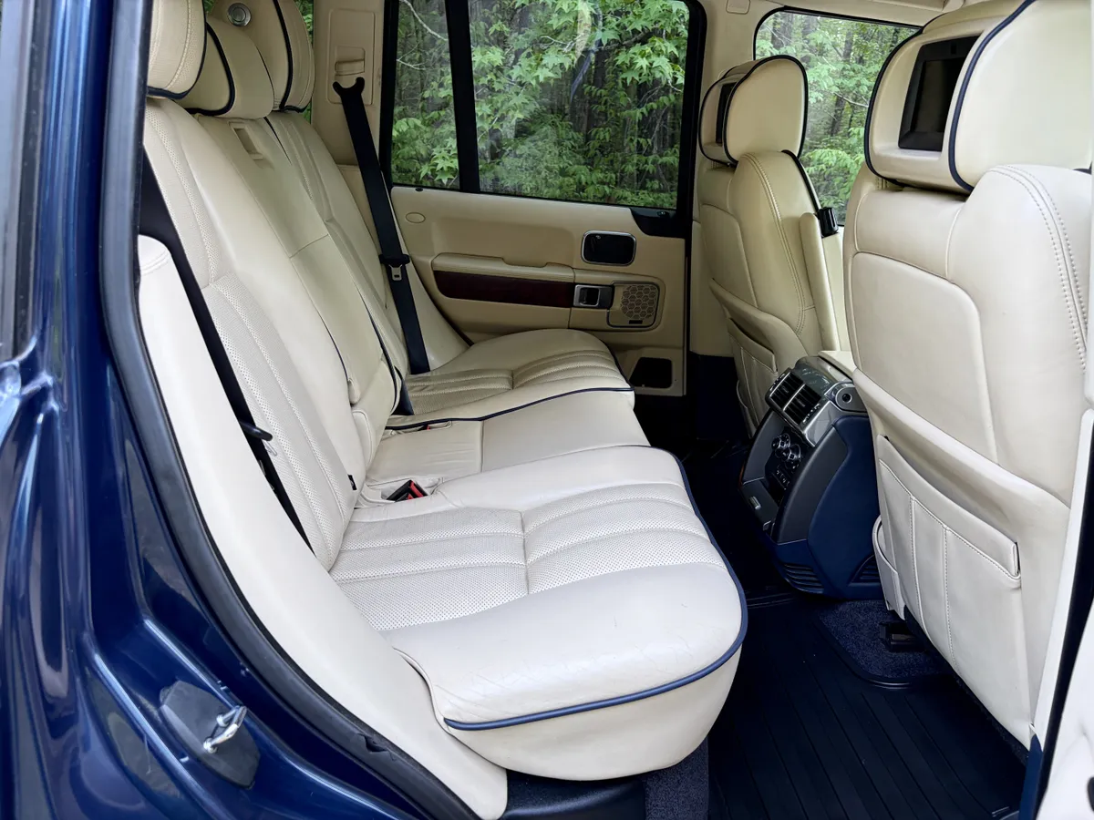 2012 Land Rover Range Rover HSE Luxury