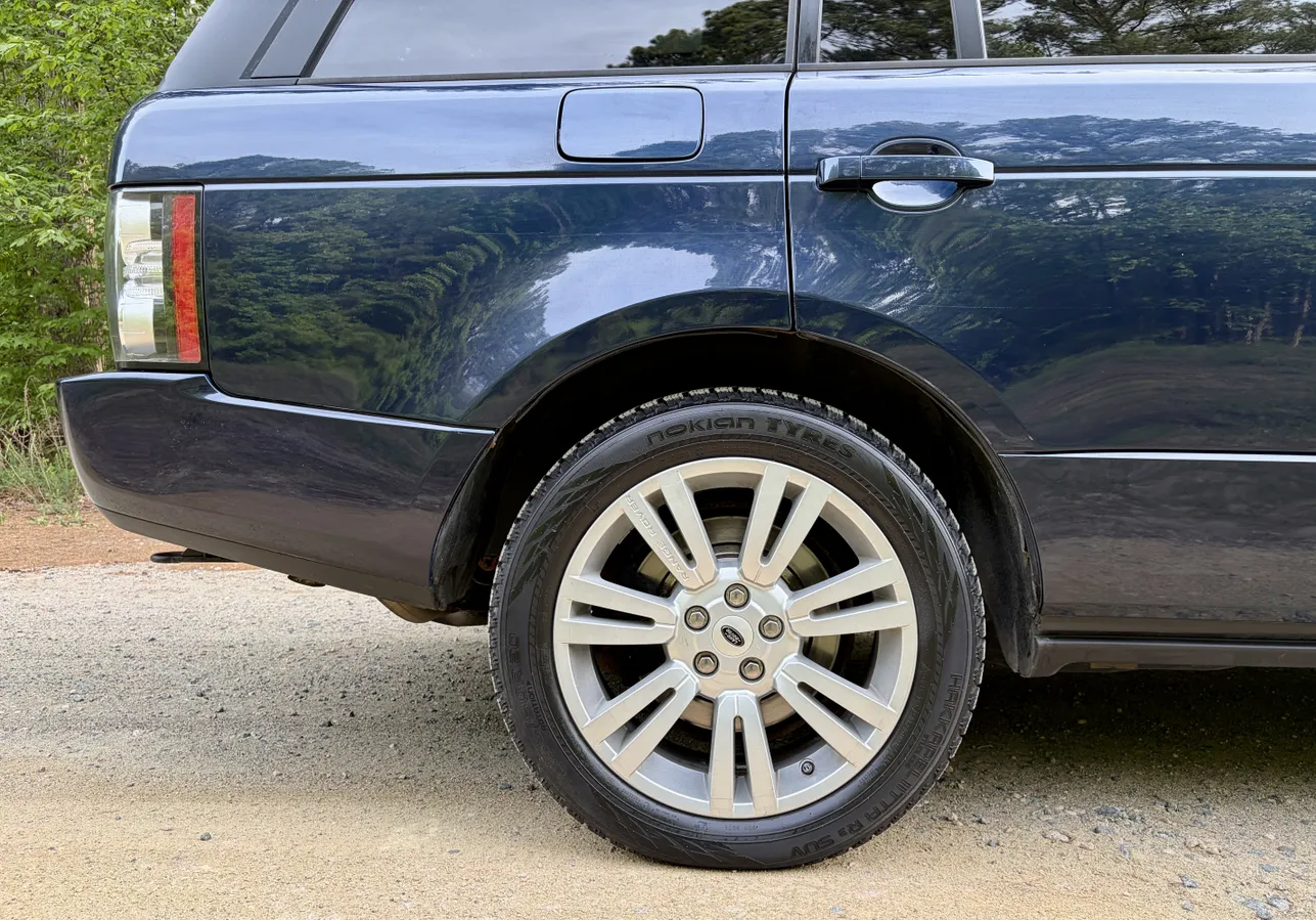 2012 Land Rover Range Rover HSE Luxury
