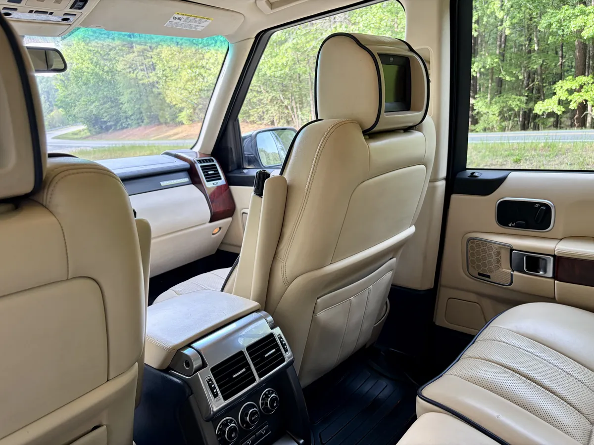 2012 Land Rover Range Rover HSE Luxury