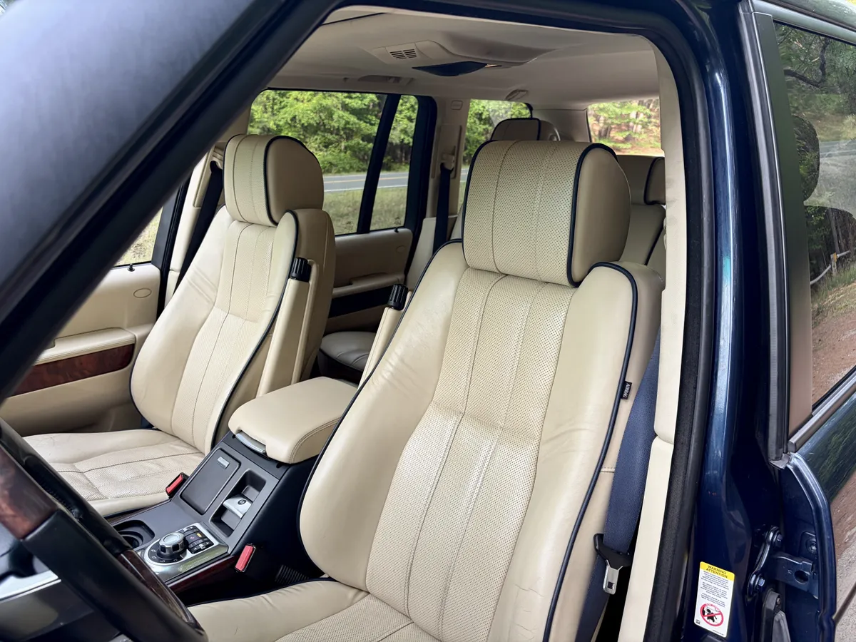 2012 Land Rover Range Rover HSE Luxury