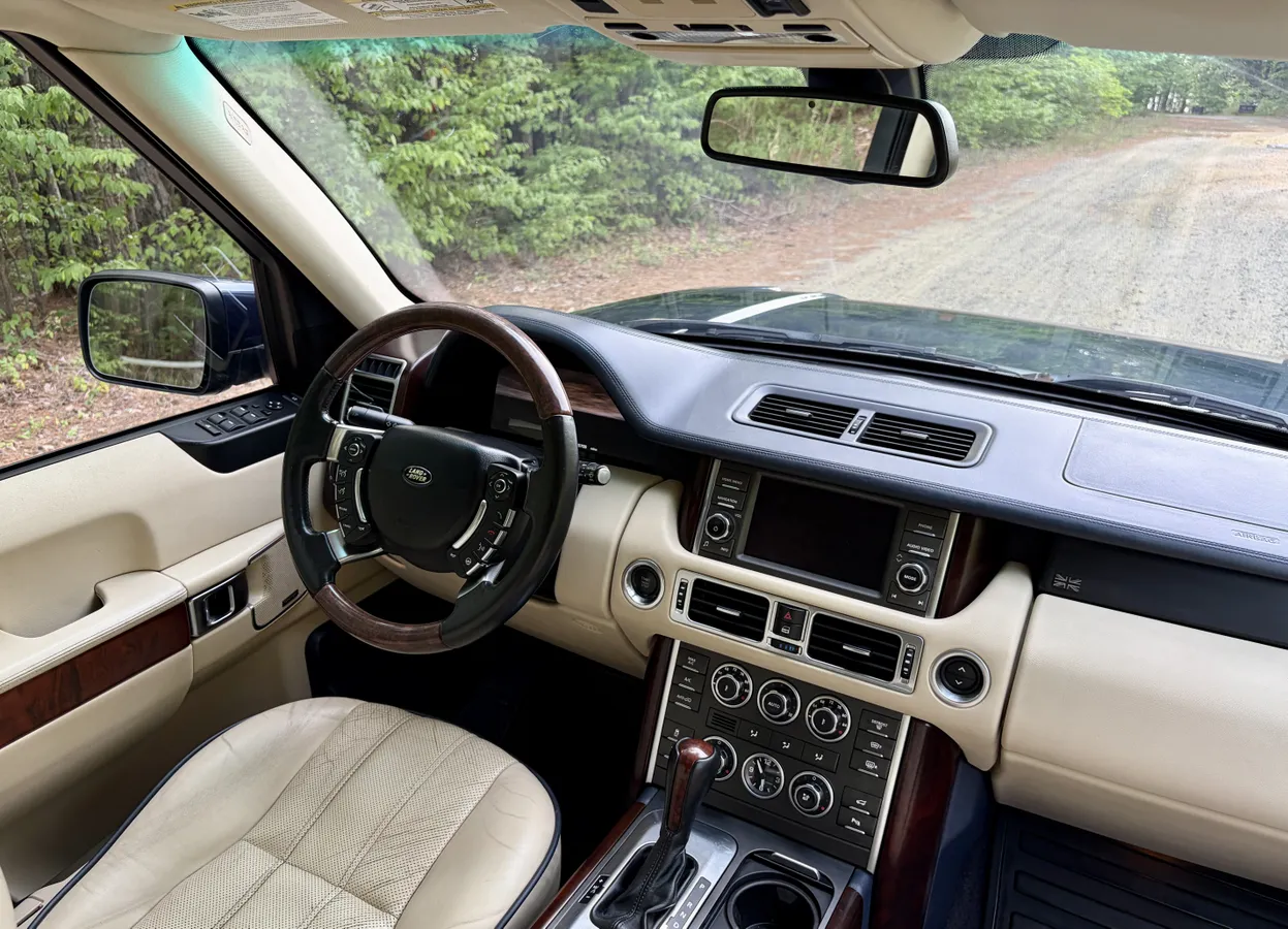 2012 Land Rover Range Rover HSE Luxury