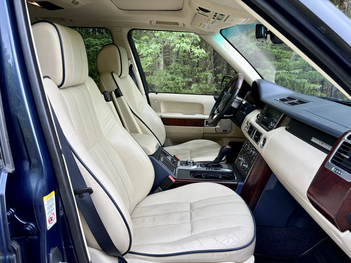 2012 Land Rover Range Rover HSE Luxury