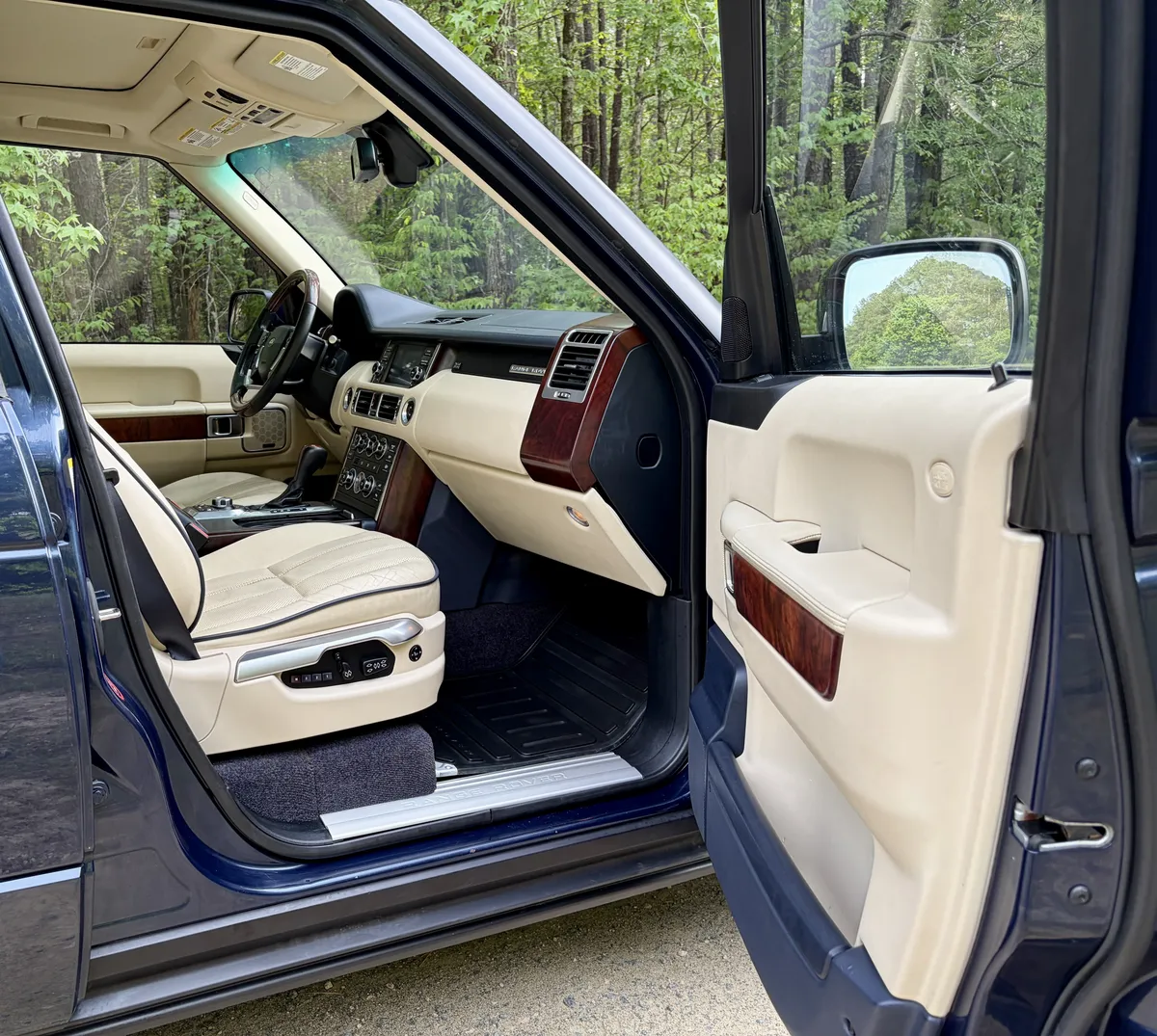 2012 Land Rover Range Rover HSE Luxury