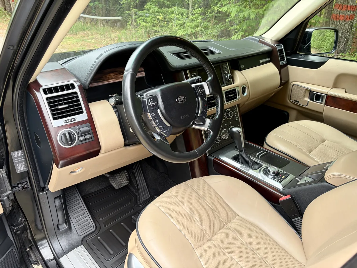 2011 Land Rover Range Rover HSE Lux
