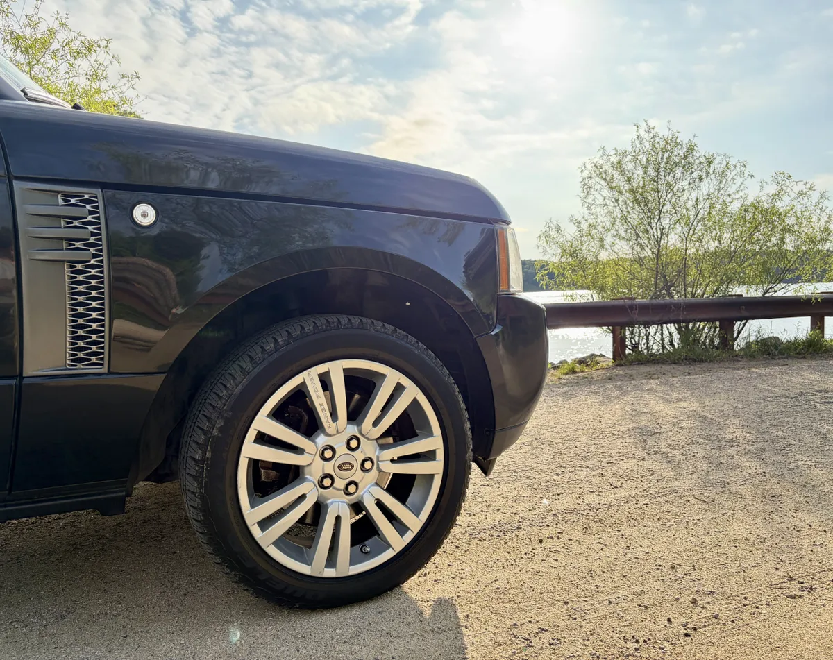 2011 Land Rover Range Rover HSE Lux