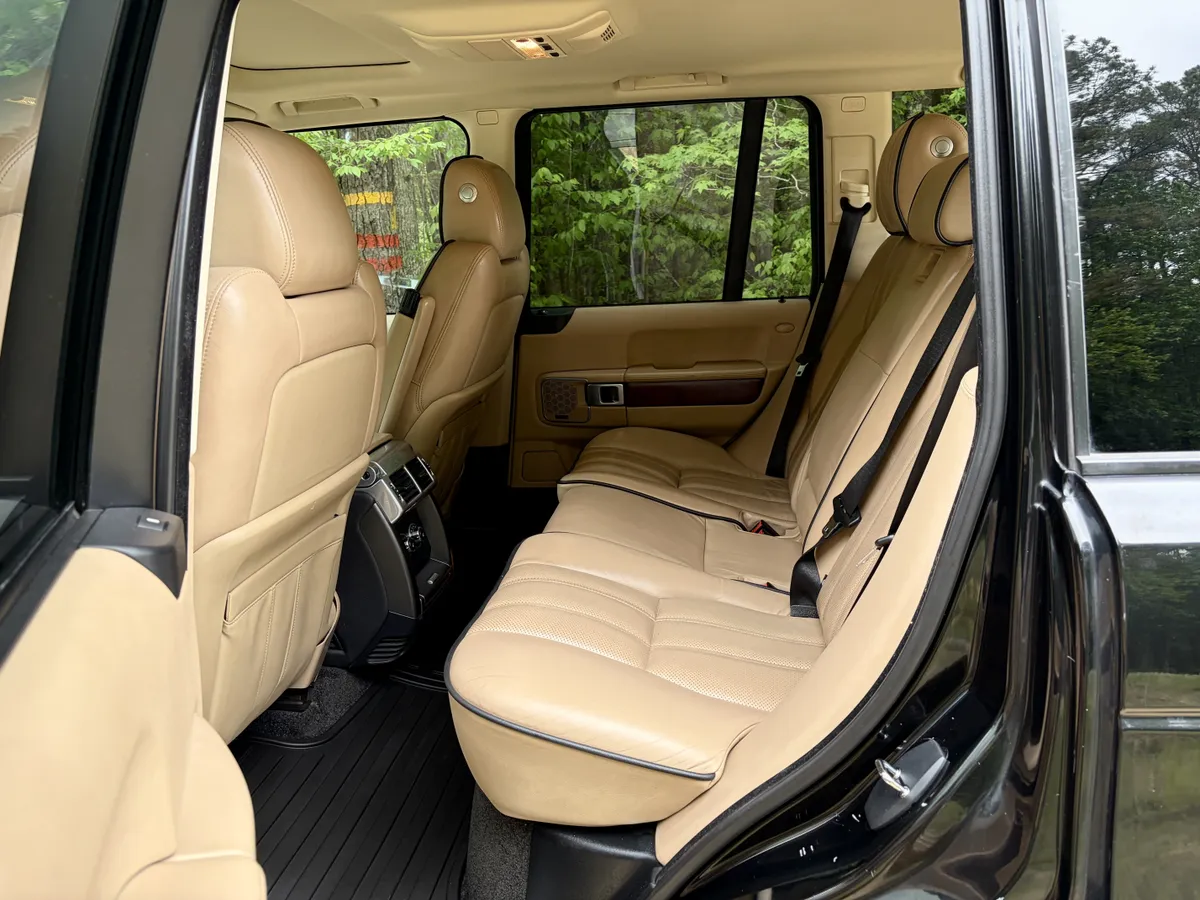 2011 Land Rover Range Rover HSE Lux