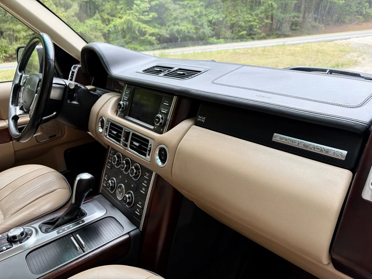 2011 Land Rover Range Rover HSE Lux