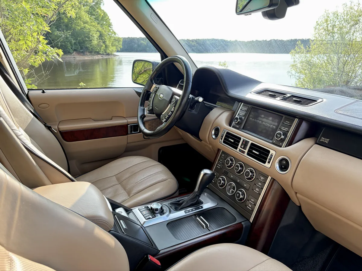 2011 Land Rover Range Rover HSE Lux