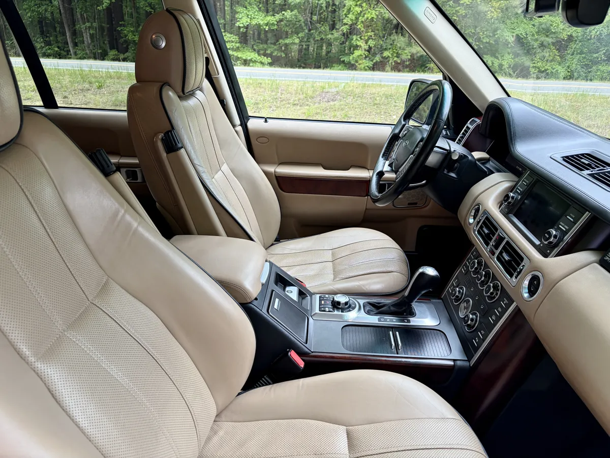 2011 Land Rover Range Rover HSE Lux