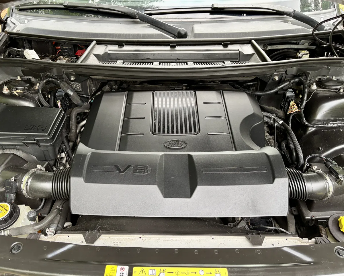 2011 Land Rover Range Rover HSE Lux