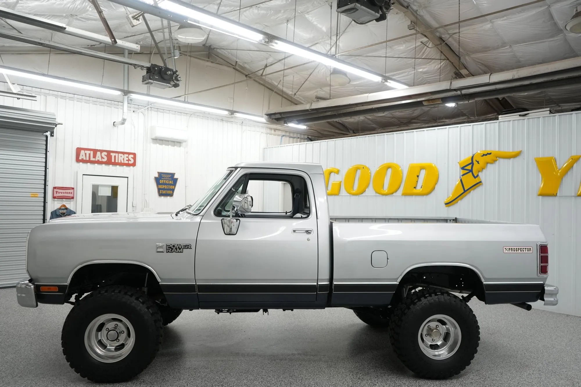 1988 Dodge Power Ram W150 - 5