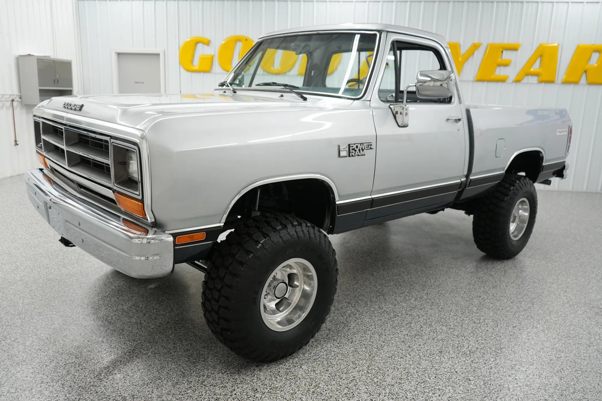 1988 Dodge Power Ram W150 - 3