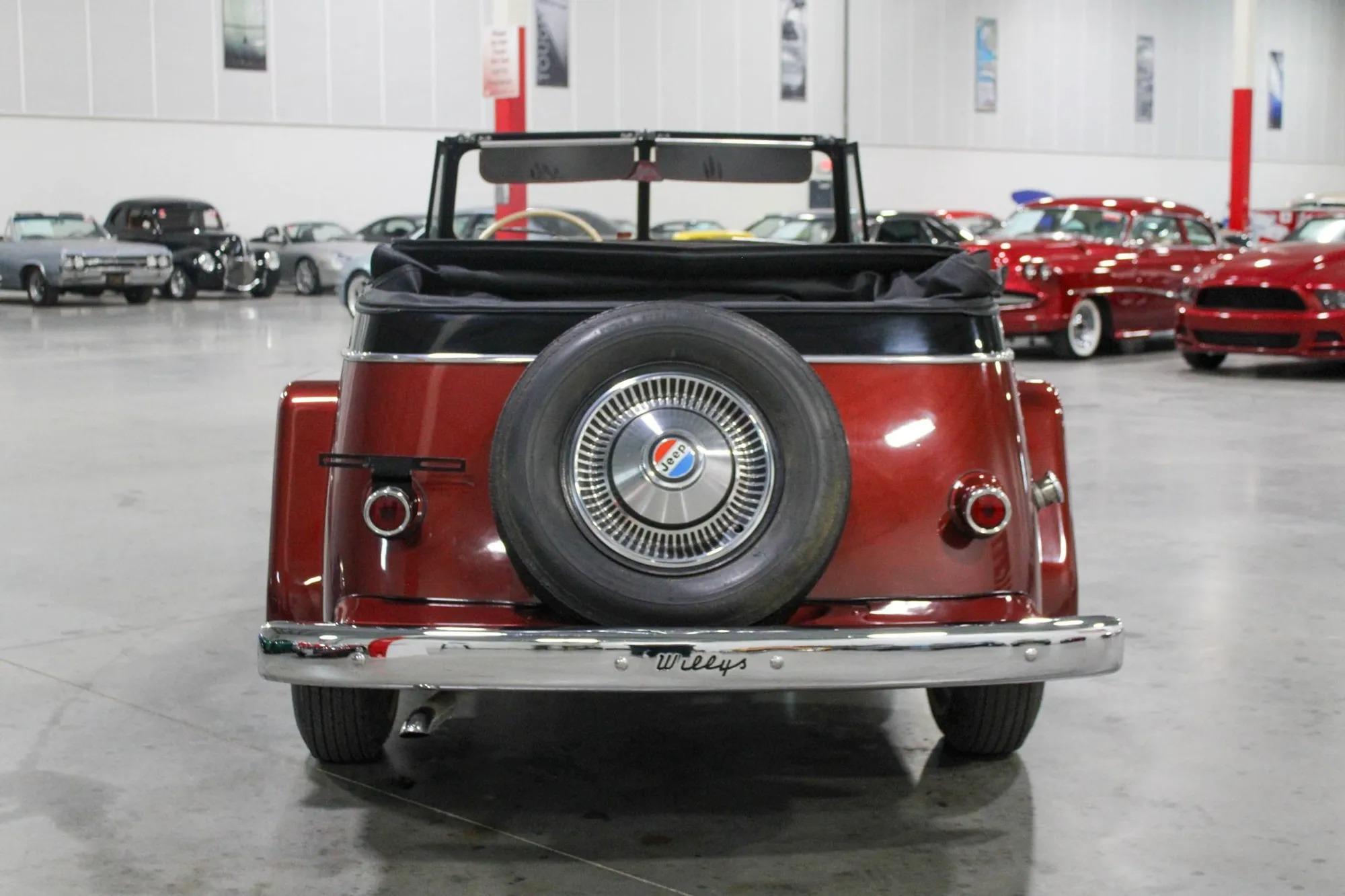 1952 Willys Jeepster - 4