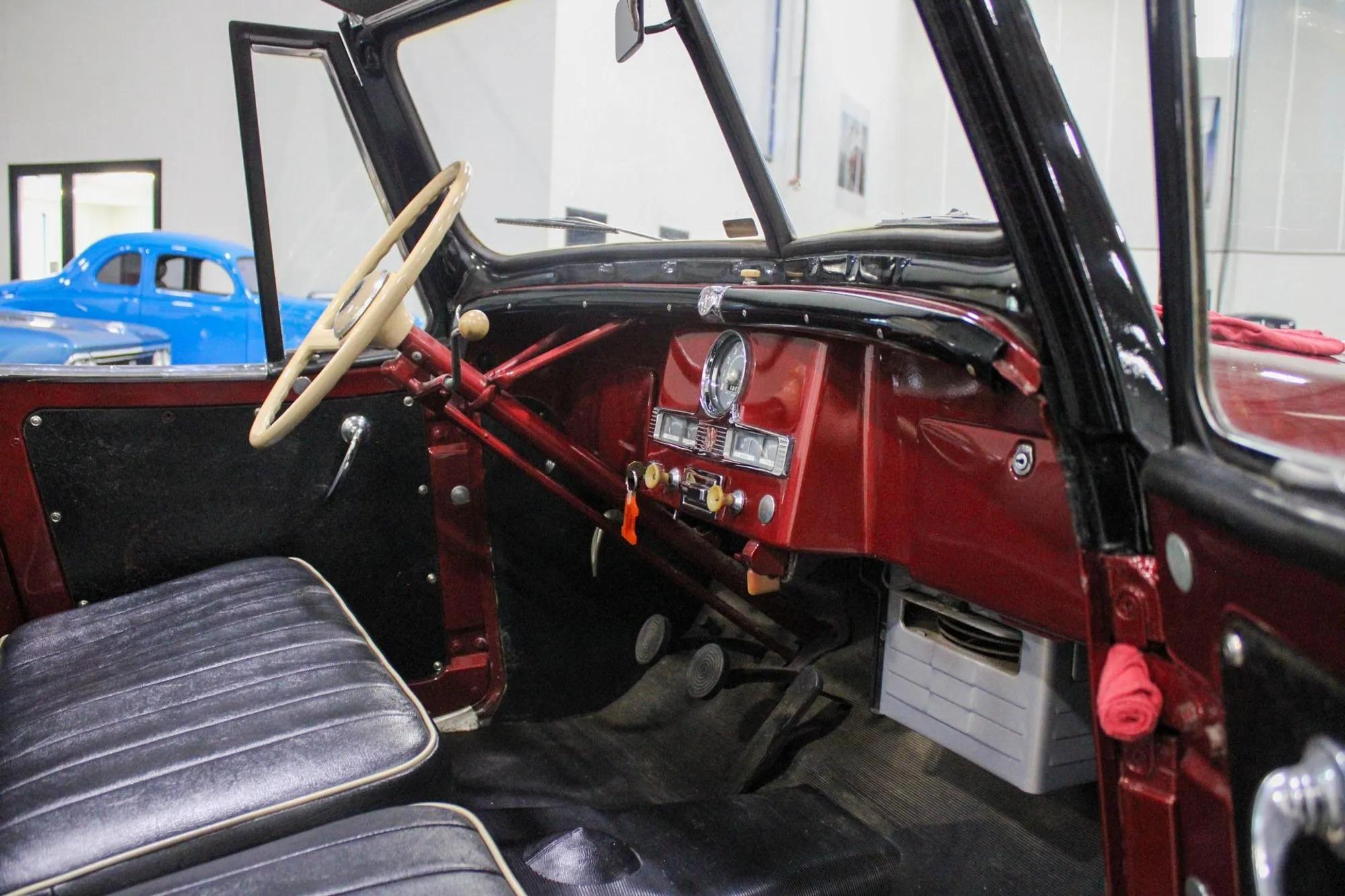 1952 Willys Jeepster