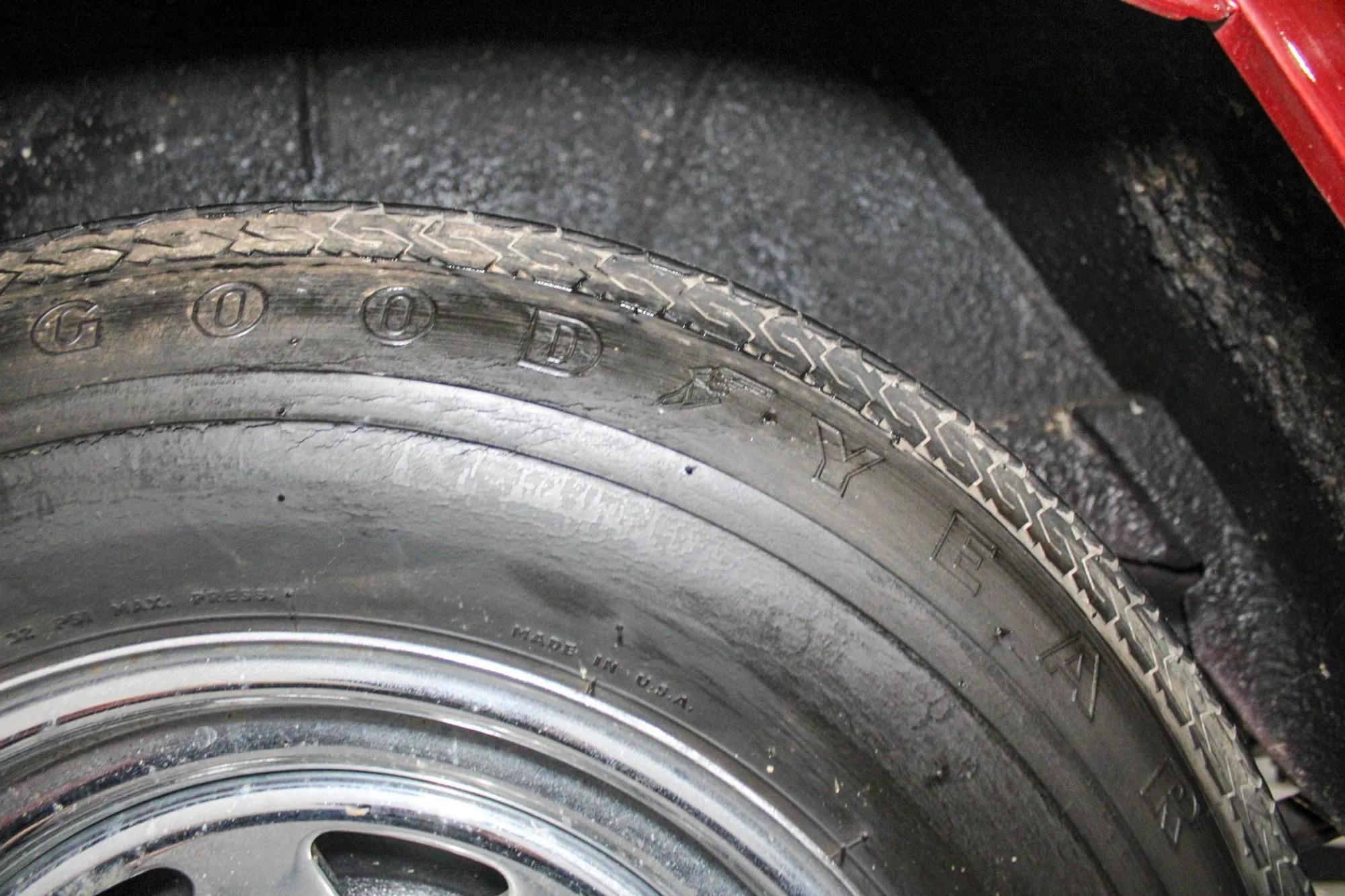 1952 Willys Jeepster