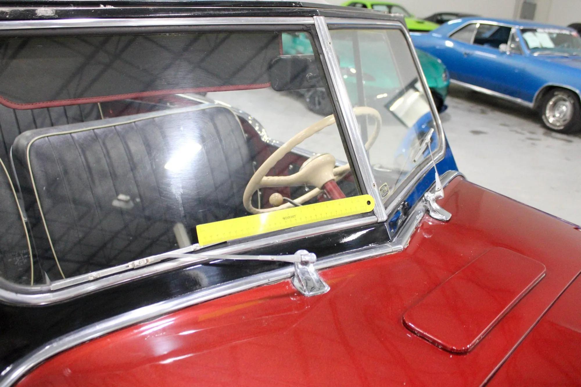 1952 Willys Jeepster