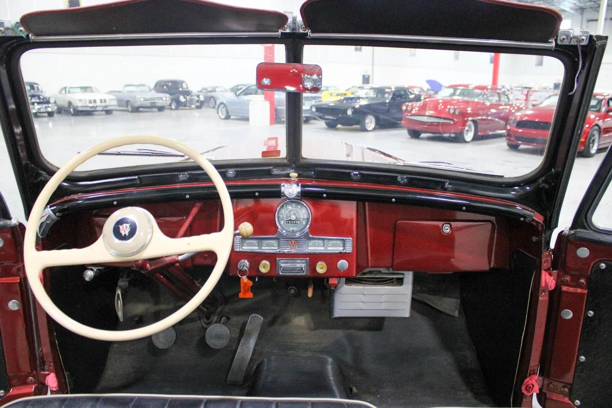 1952 Willys Jeepster