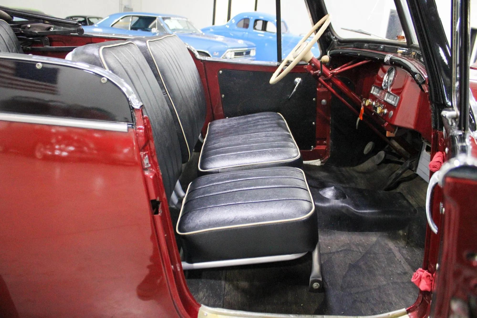 1952 Willys Jeepster