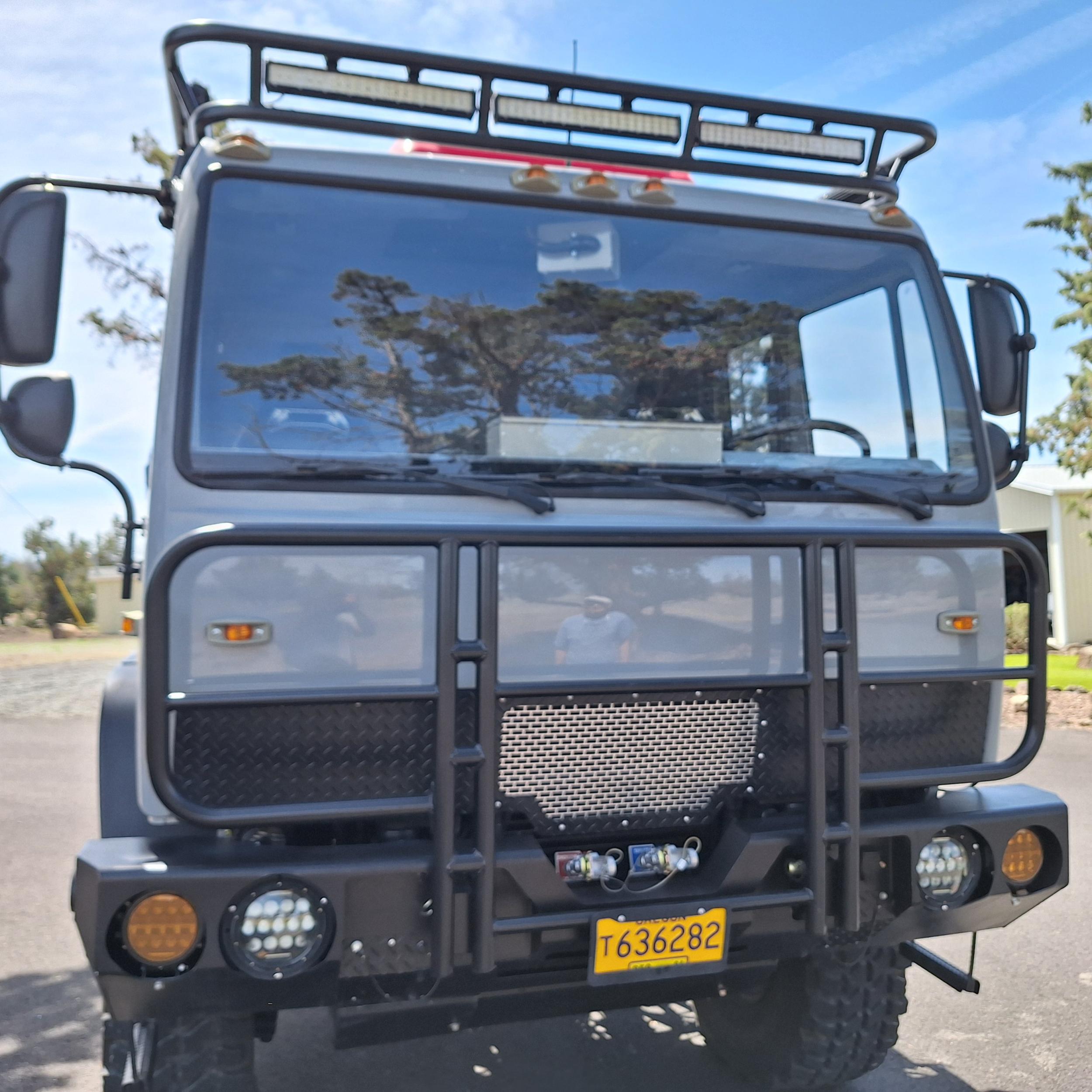 1998 Stewart & Stevenson M1078 - 2