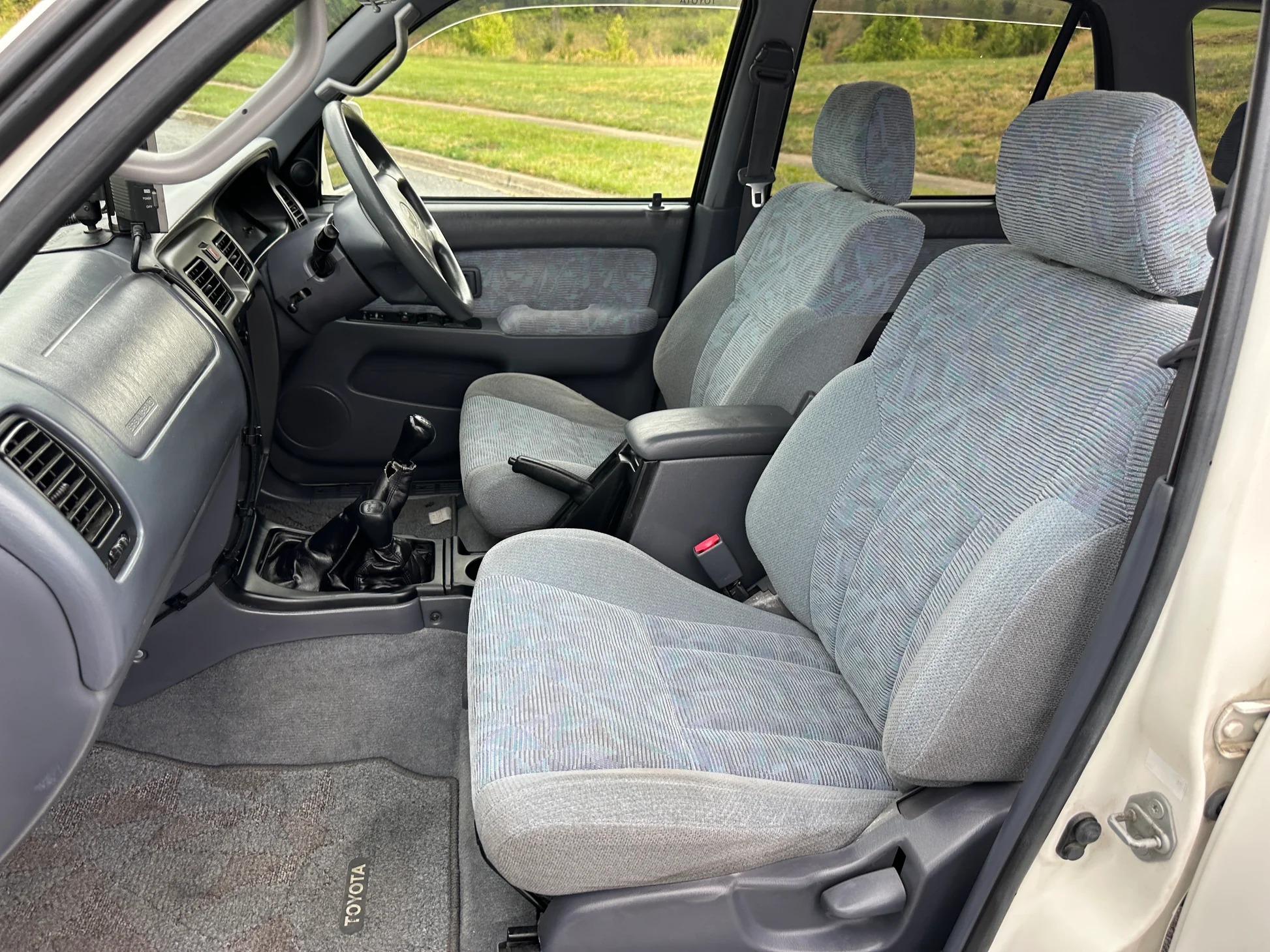 1999 Toyota Hilux Surf SSR-X