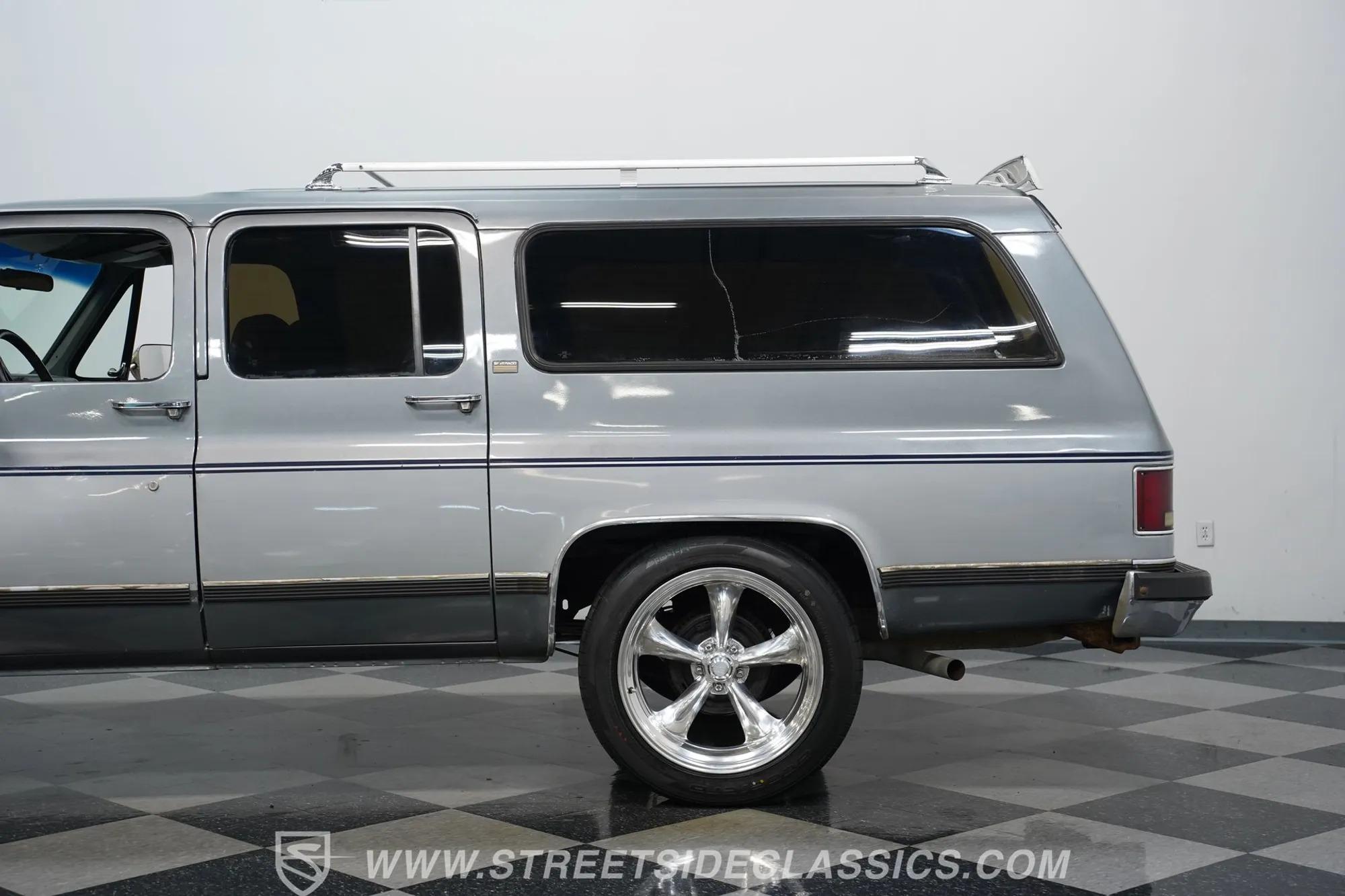 1990 Chevrolet Suburban R1500
