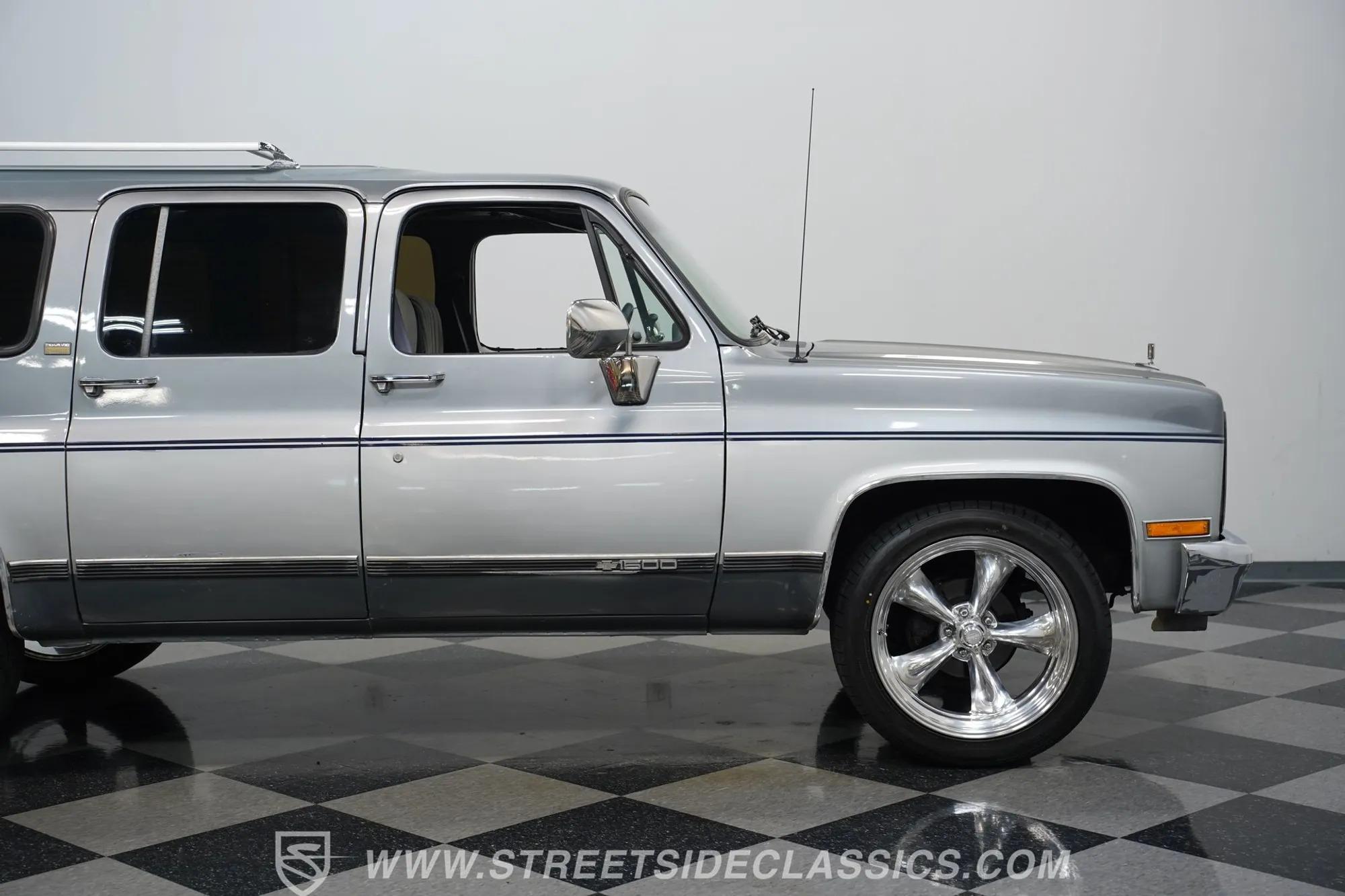 1990 Chevrolet Suburban R1500