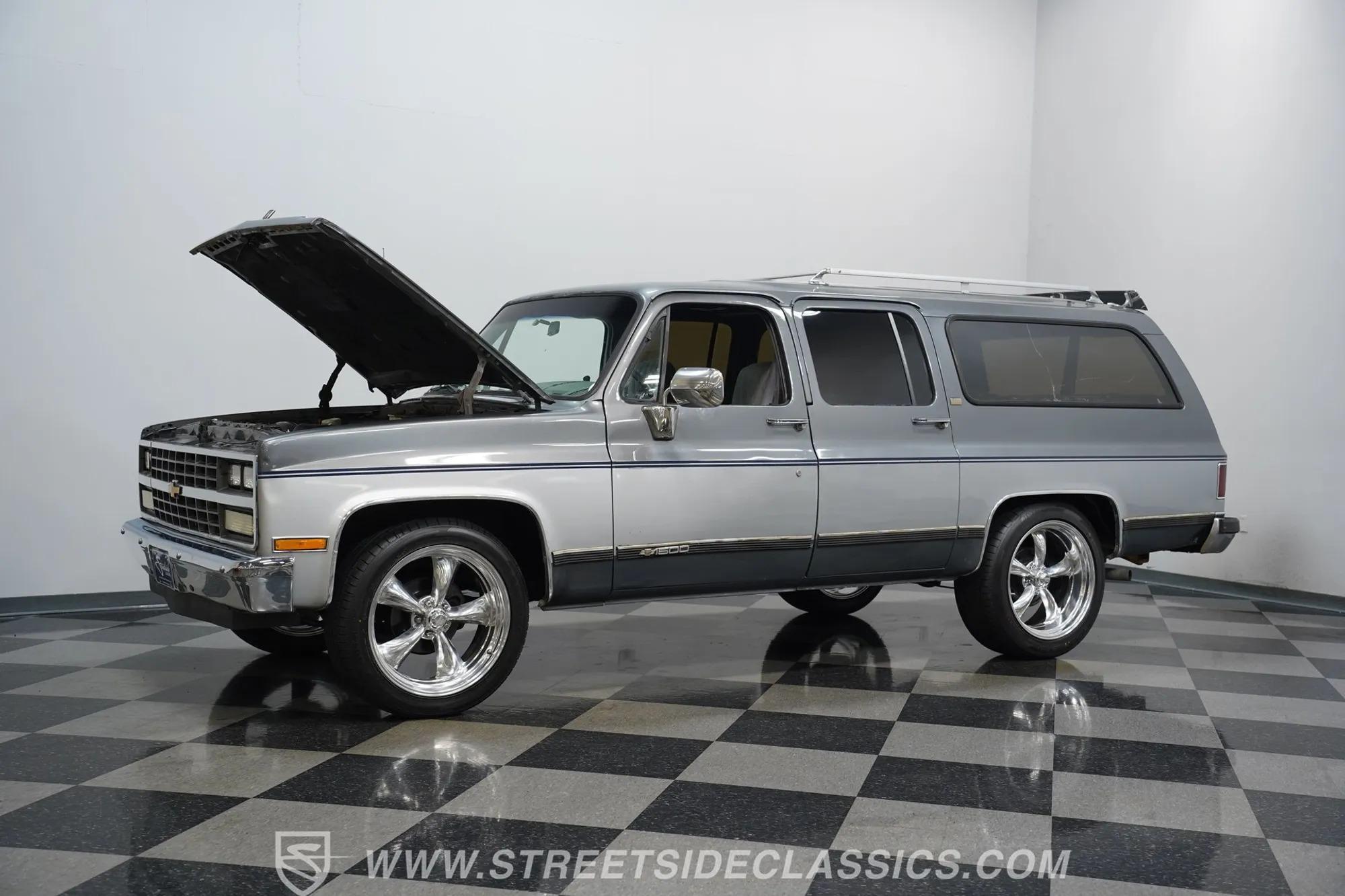 1990 Chevrolet Suburban R1500