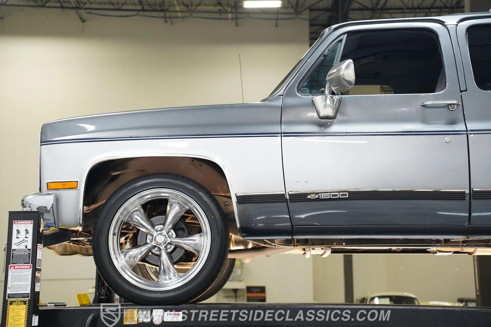 1990 Chevrolet Suburban R1500