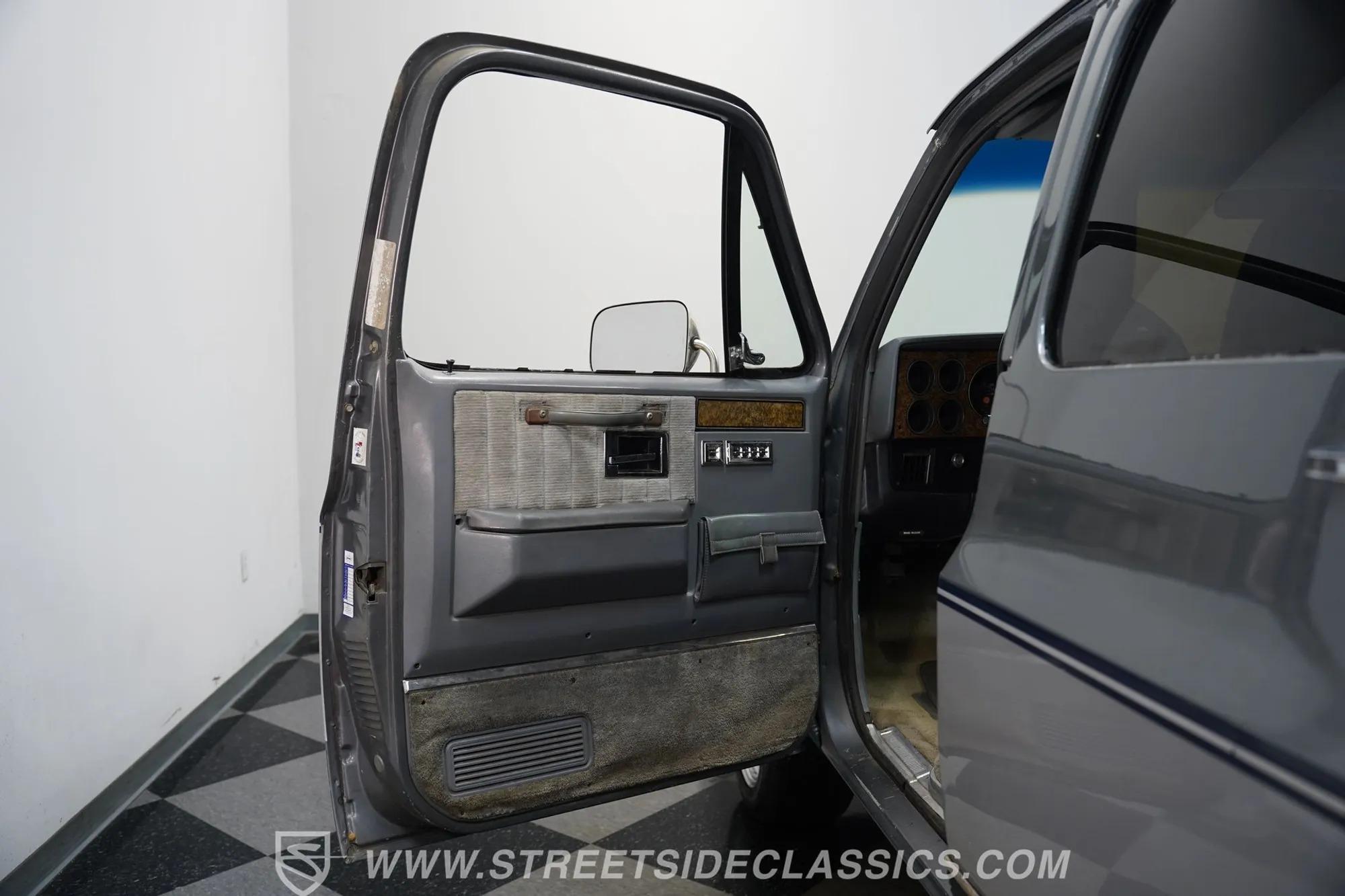 1990 Chevrolet Suburban R1500