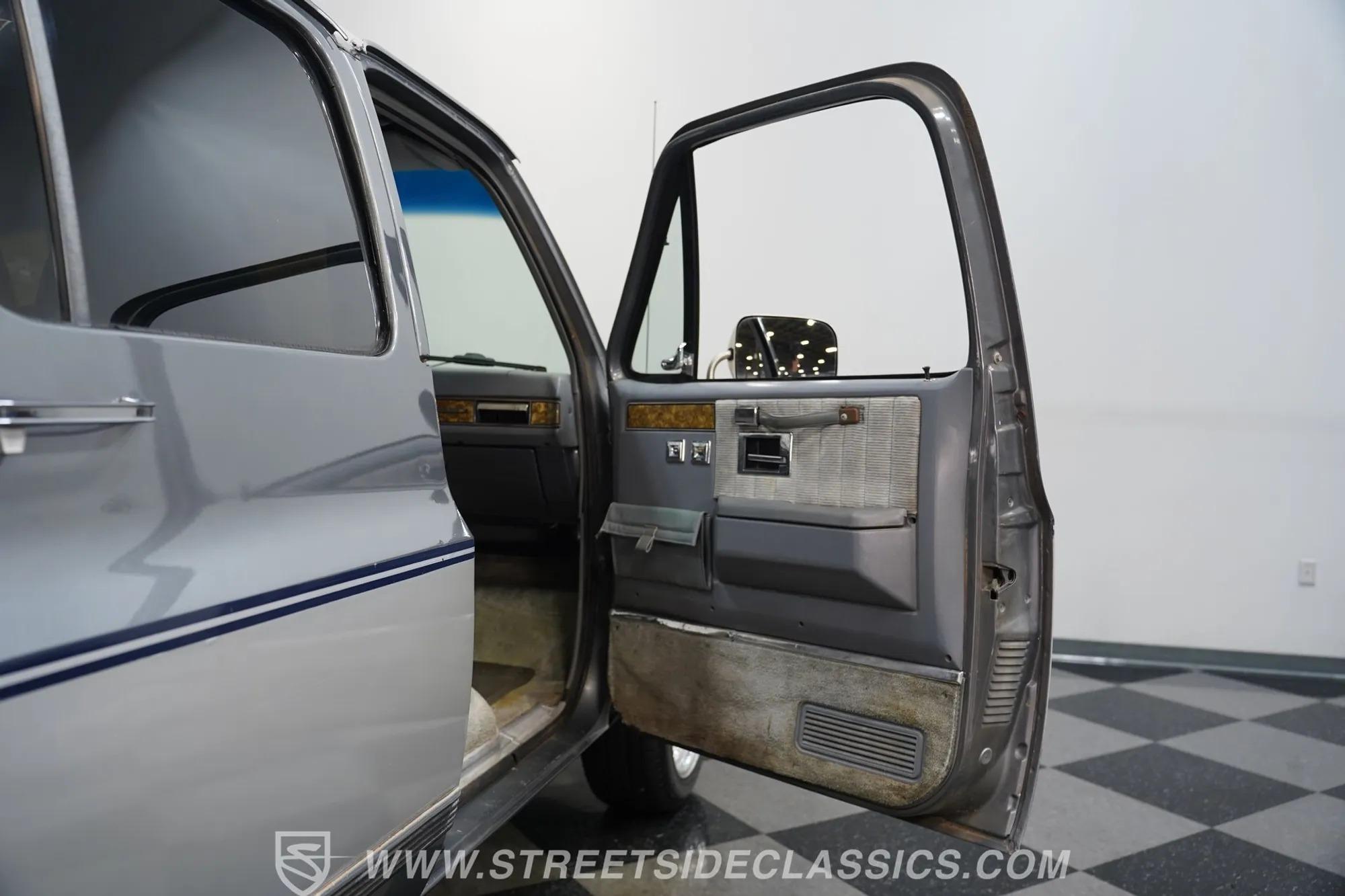 1990 Chevrolet Suburban R1500